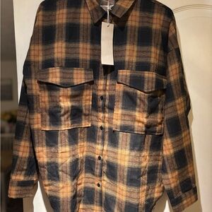 Woman’s flannel in Black and Tan